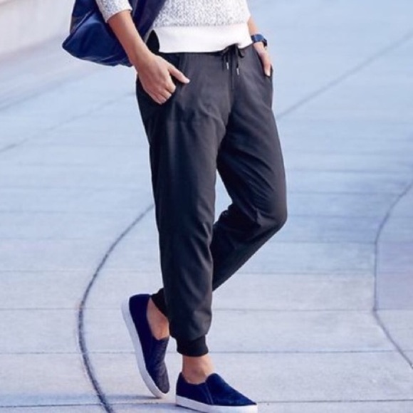 Athleta Pants - Athleta navy joggers